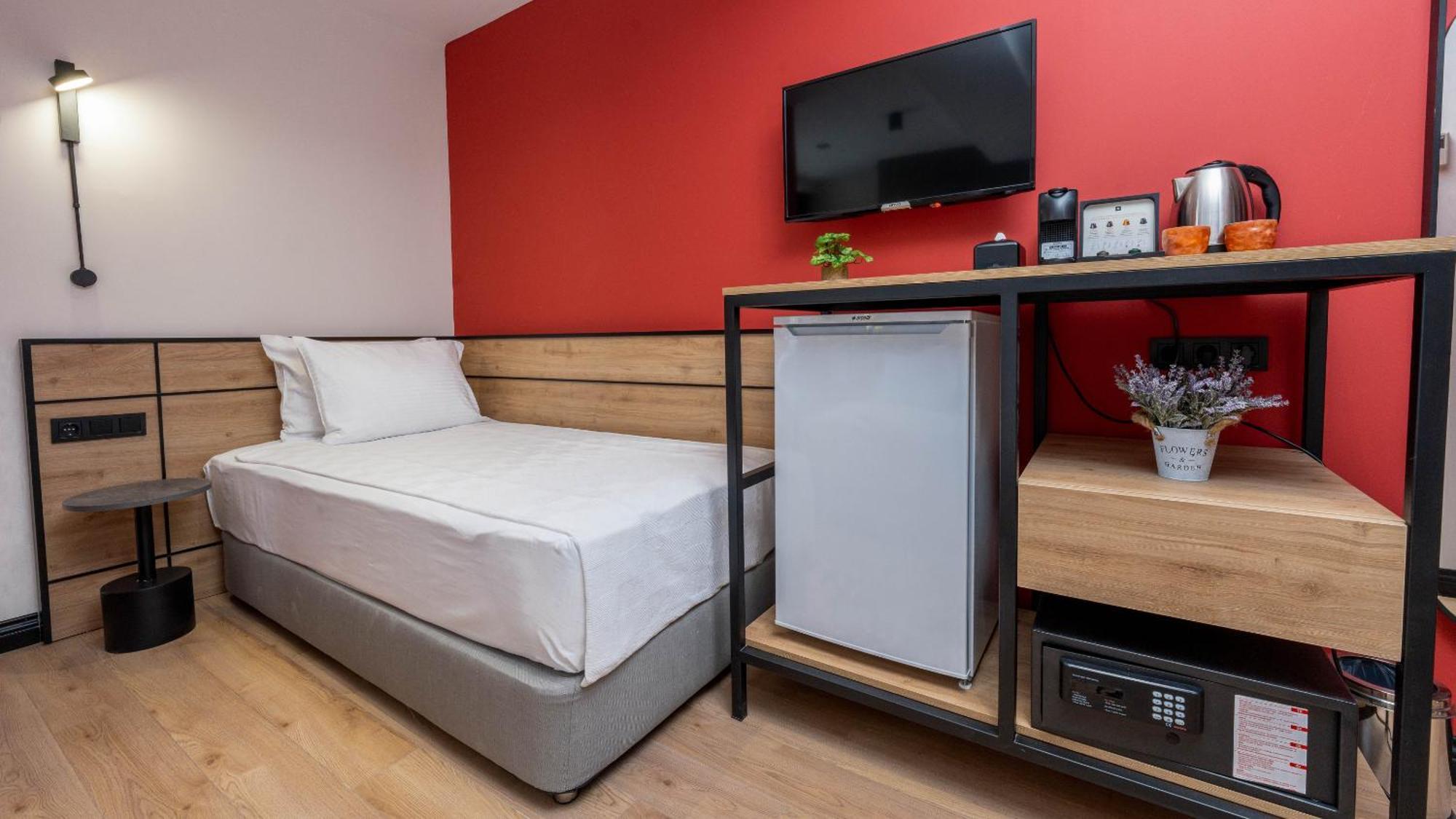 Otel Just